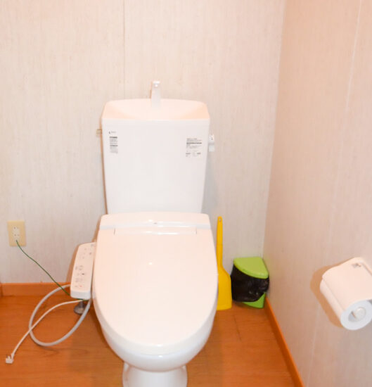 3・4号室棟1階共有スペース内（1号室専用トイレ）