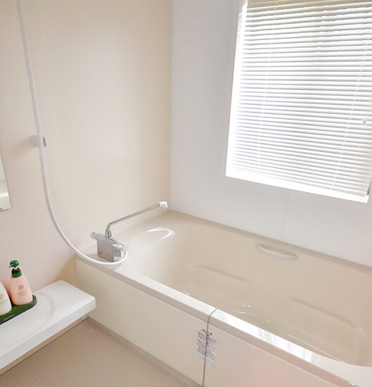 3・4号室棟1階共有スペース内（1号室専用浴室）