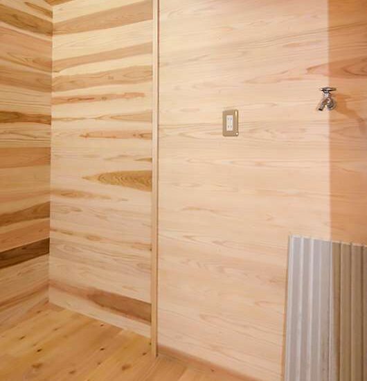 脱衣室01（洗濯機置場）