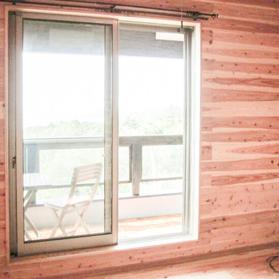 ２階ベランダ窓01