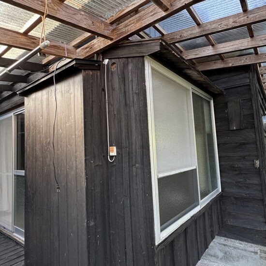 外観06（正面玄関のひさし）