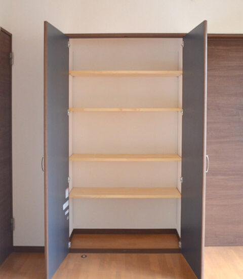 リビング収納内