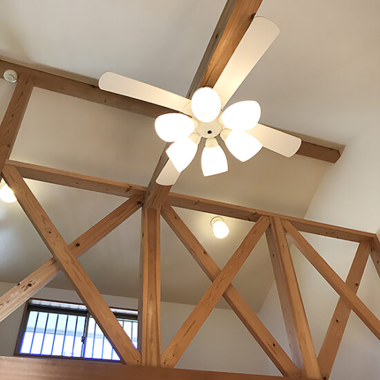 洋室8帖 階下よりロフト