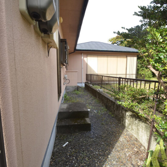 外観07　母屋側（勝手口）