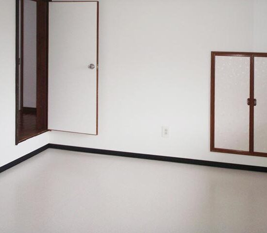 洋室10帖（入口側）