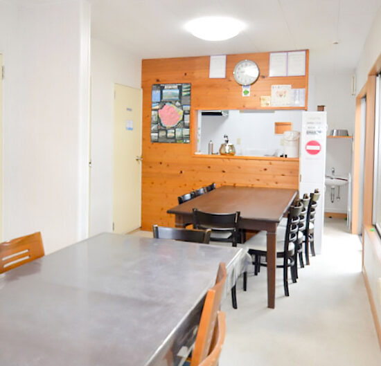 3・4号室棟1階共有スペース内（食堂）04