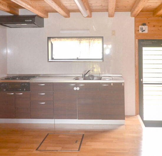 キッチン　勝手口側