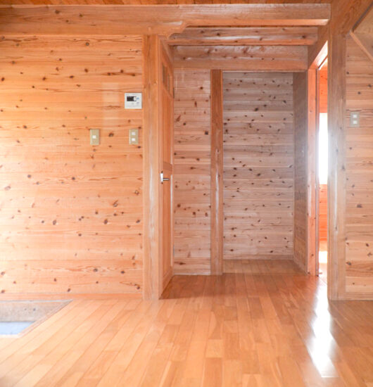 キッチン　トイレ、洋室6帖側