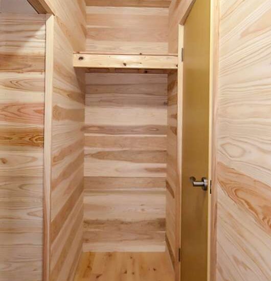 脱衣室02（収納棚）