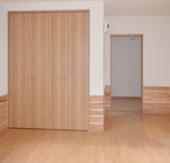 西棟洋室８帖、クローゼット
